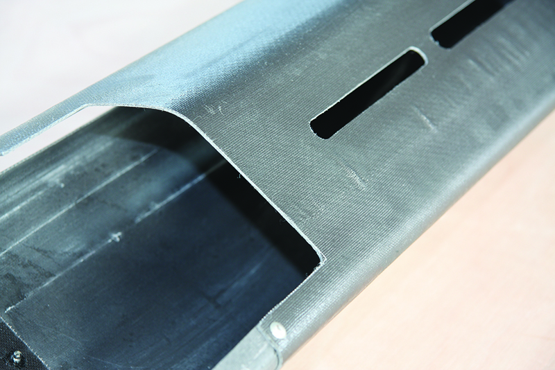 CFRT闆：玻纖(xian)增強熱(rè)塑性複(fu)合材料(liào)在軌道(dào)交通的(de)應用