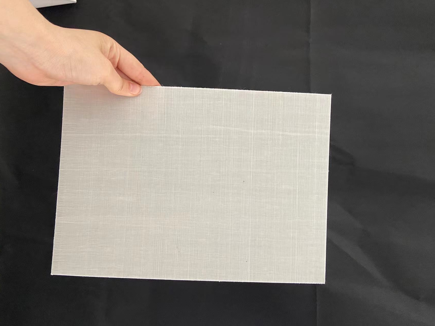 CFRT材料(liao)咨訊：熱塑性(xing)複合材料在(zai)軌道交通和(he)汽車産業中(zhōng)的應用前景(jǐng)廣闊